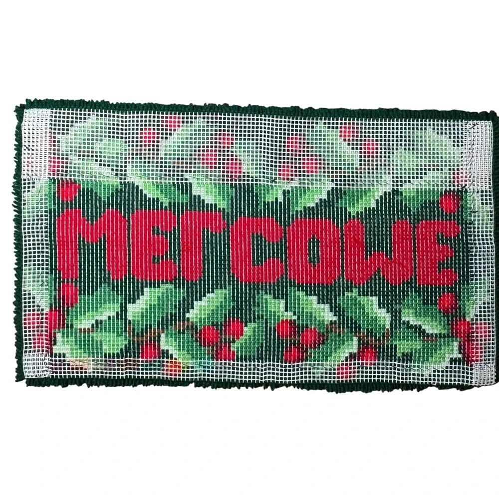 Vintage Handmade Latch Hook Welcome Holly Berry Christmas Doormat Rug